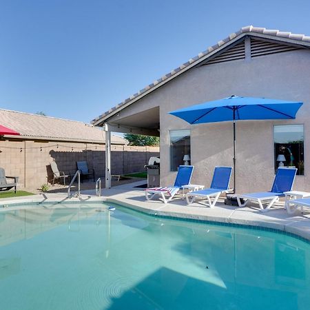 Sunny Surprise Getaway With Private Yard And Pool Villa Bagian luar foto